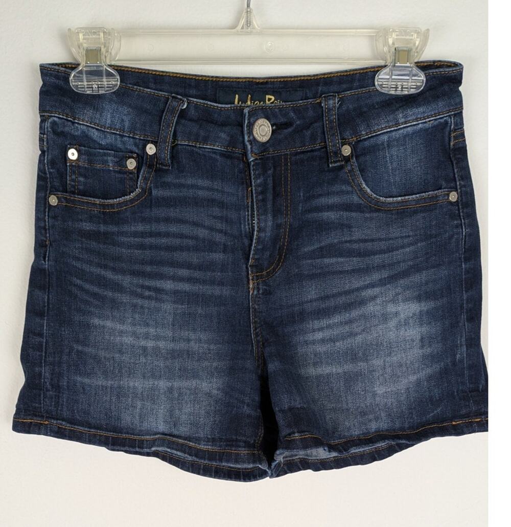 Indigo Rein shorts Sz 7/27Med rinse .wiskers can be cut or rolled Waist Meas 29"